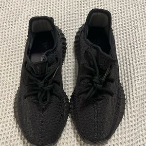 Yeezy adidas 350 v2 boost onyx Yeezys size 6.5 mens